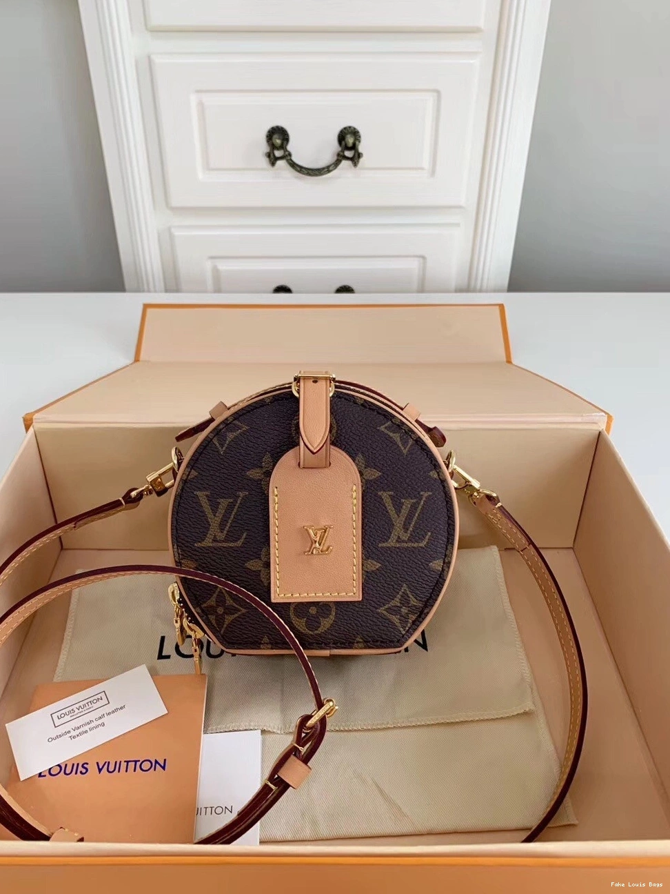 Repladies BOITE VUITTON CHAPEAU LOUIS MINI 0707